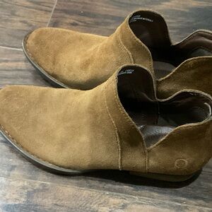 Born Suede Chelsea style Ankle Boots sz. 7